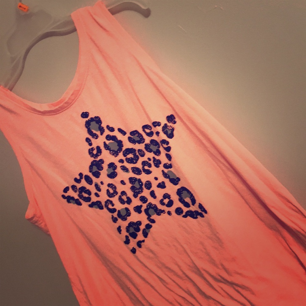 Summer tank top with a cheetah 🌟Star